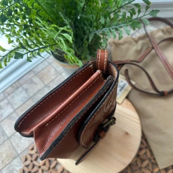 Patricia Nash Floral Embossed Tan Crossbody Bag TORRI TOOLED P06107 FLORANCE - Picture 6 of 13